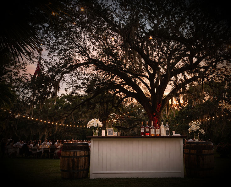 Evening wedding under the oak tree_edited_edited_edited.jpg