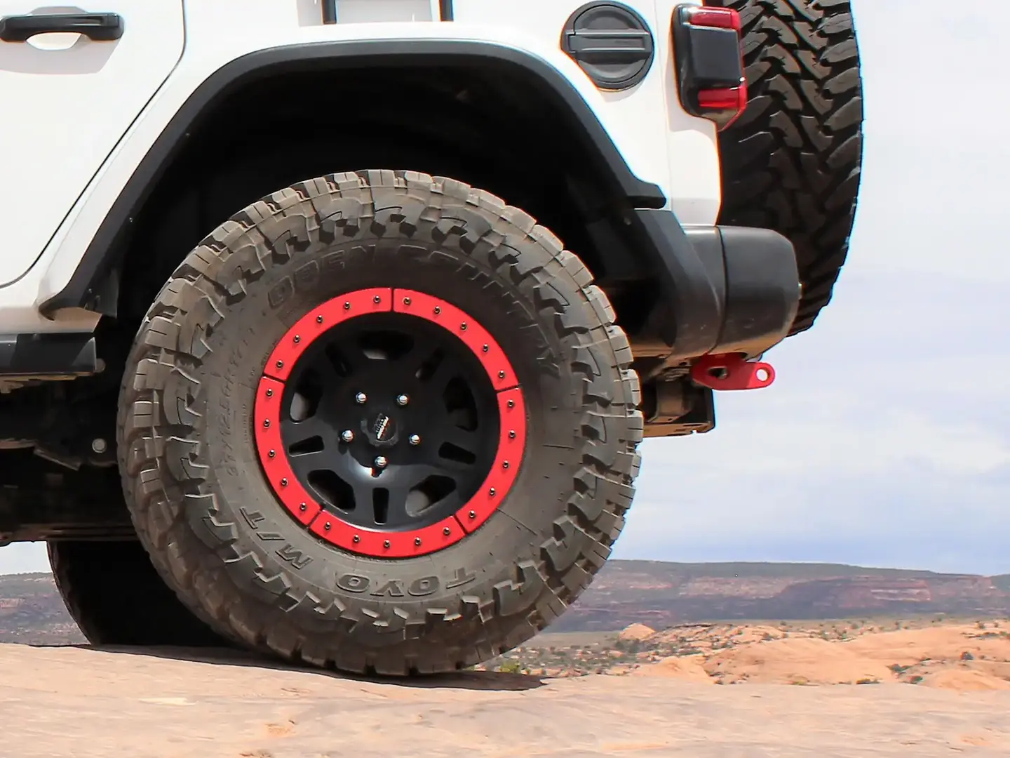 JL JT CLOSED REAR TOW LOOPS