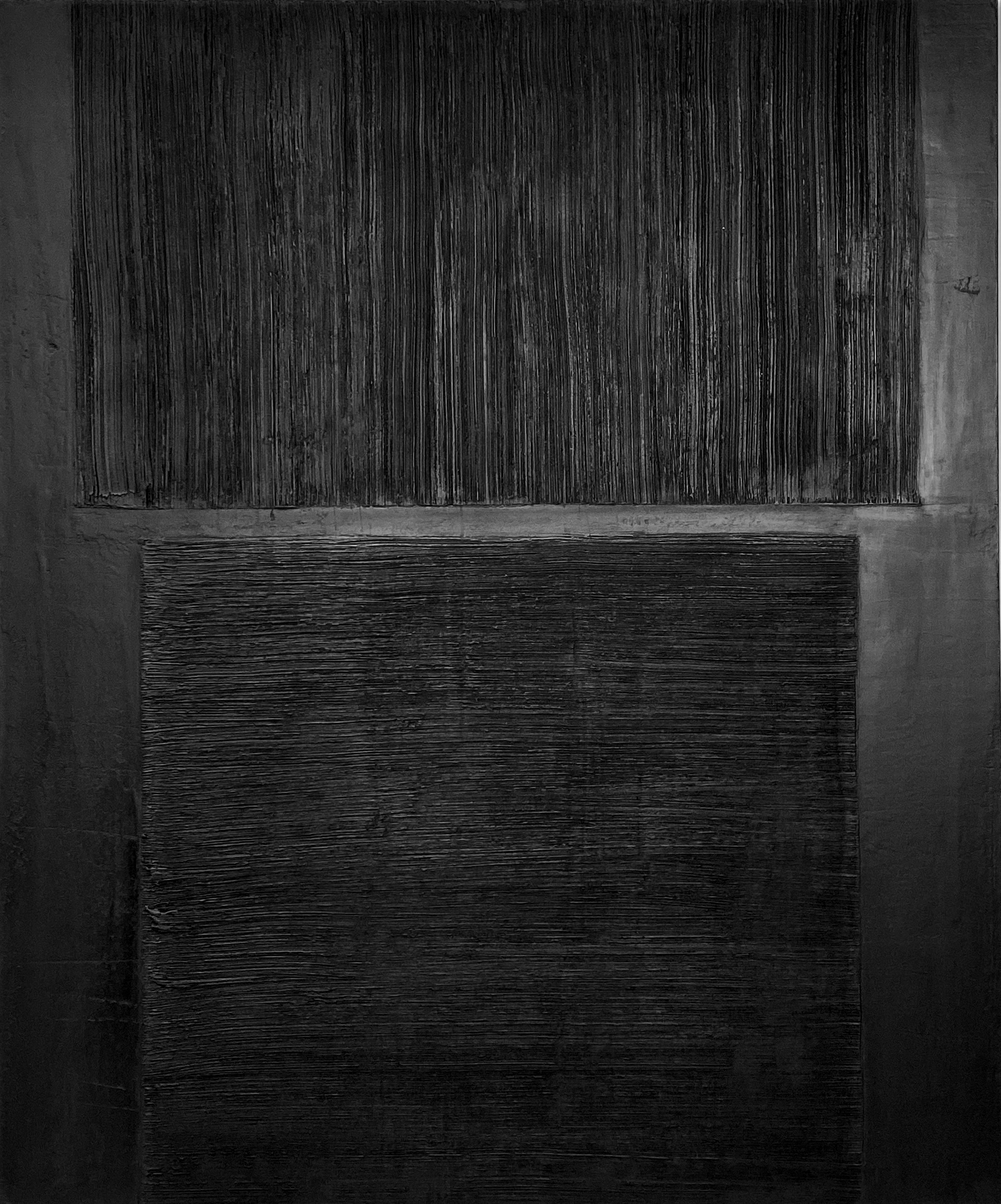 Czarno-białe zdjęcie abstrakcyjnej drewnianej tekstury