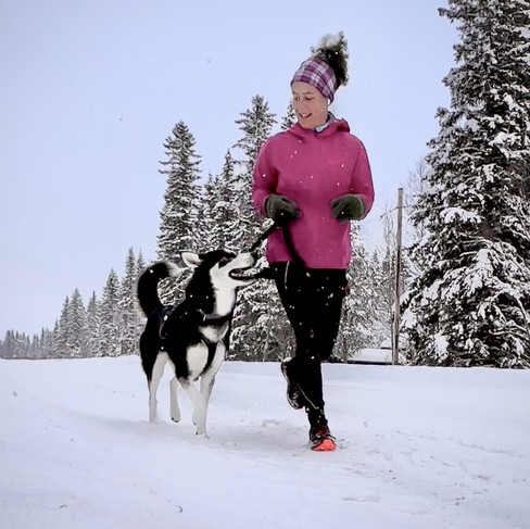 Winter running with a Husky
