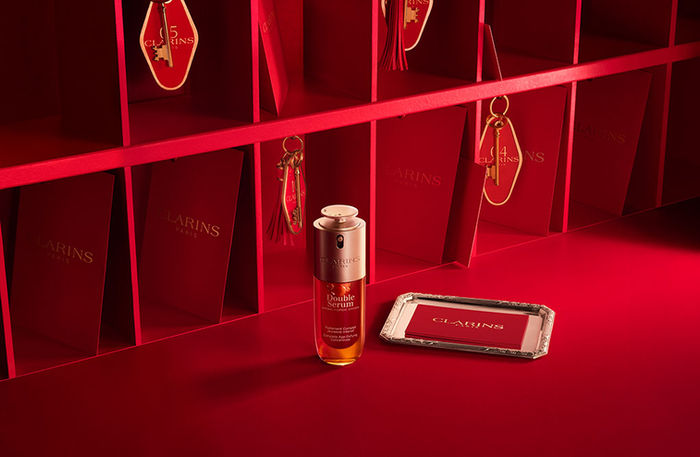 Pin-point accurate product finishing and intricate focus-stacked component assembly for the global Clarins Concierge retail campaign, shot by Anaïs Da Silva.