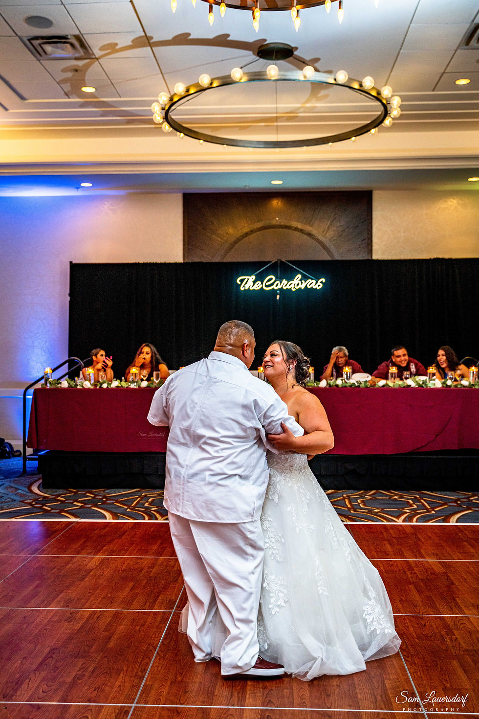 Marriott Milwaukee Downtown, Wisconsin Wedding photos, first dance