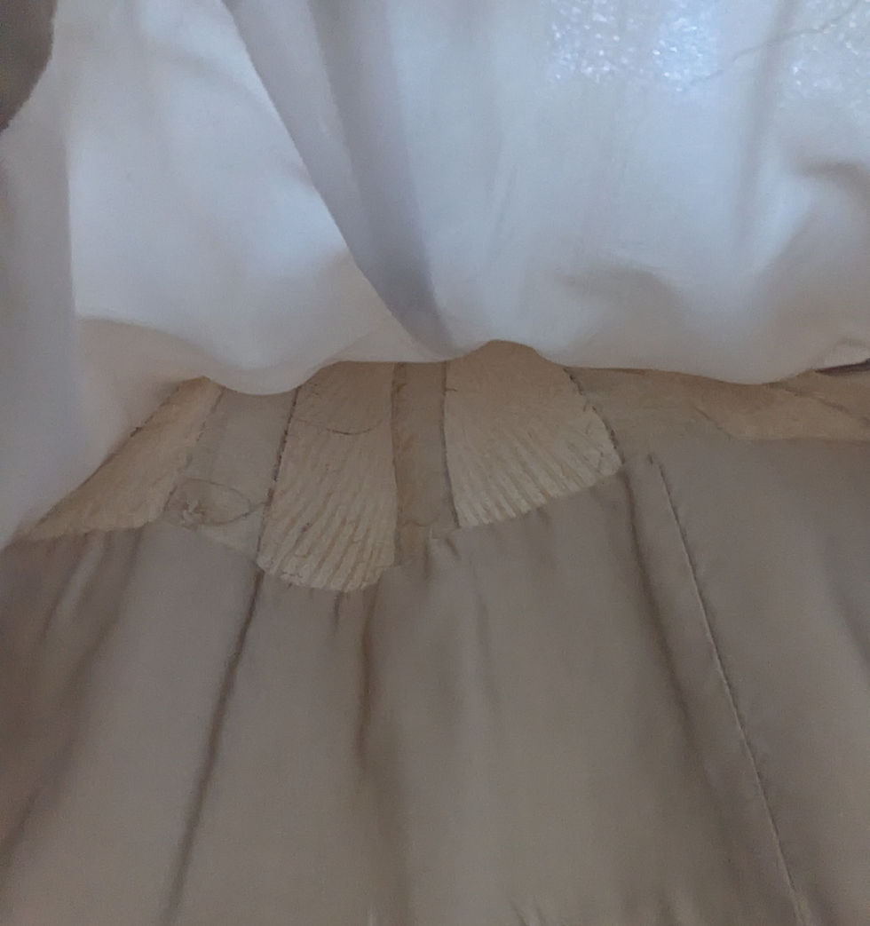 Миниатюра: Close up of fox fur panel construction on vintage Revillon coat showing craftsmanship and condition