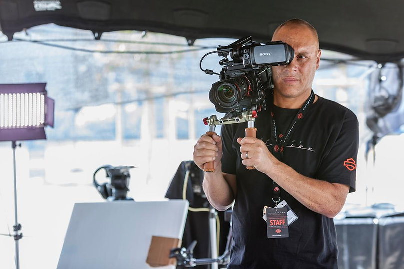 Graham Howe
Sony F5
Lighting Cameraman
DOP