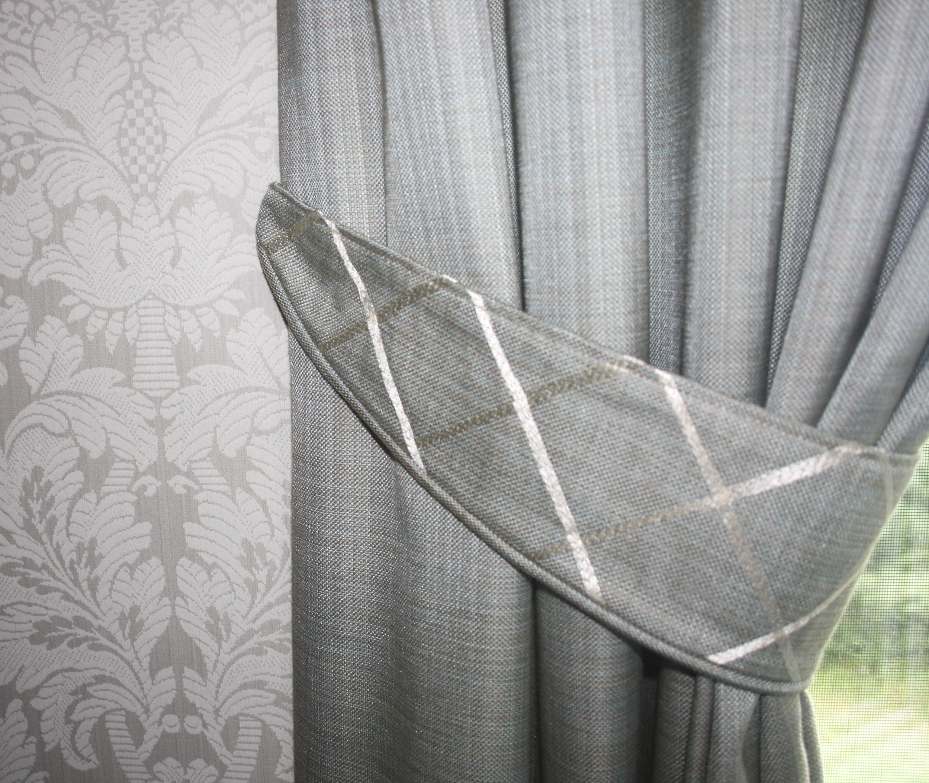 drapery with tiebacks
