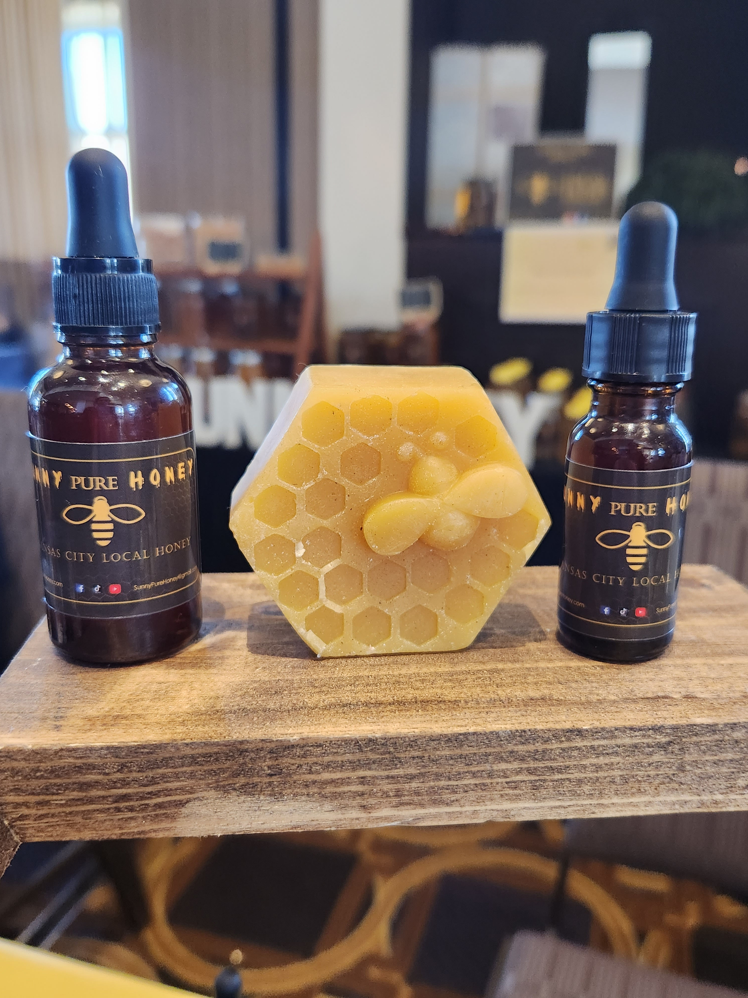 Pure propolis extract - .5oz  glass bottles with a dropper. NO Alcoholic