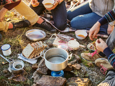 Eating Well While Traveling on a Budget