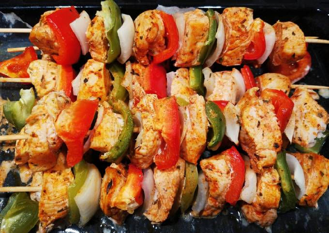 Brochetas de Pollo y Frutas