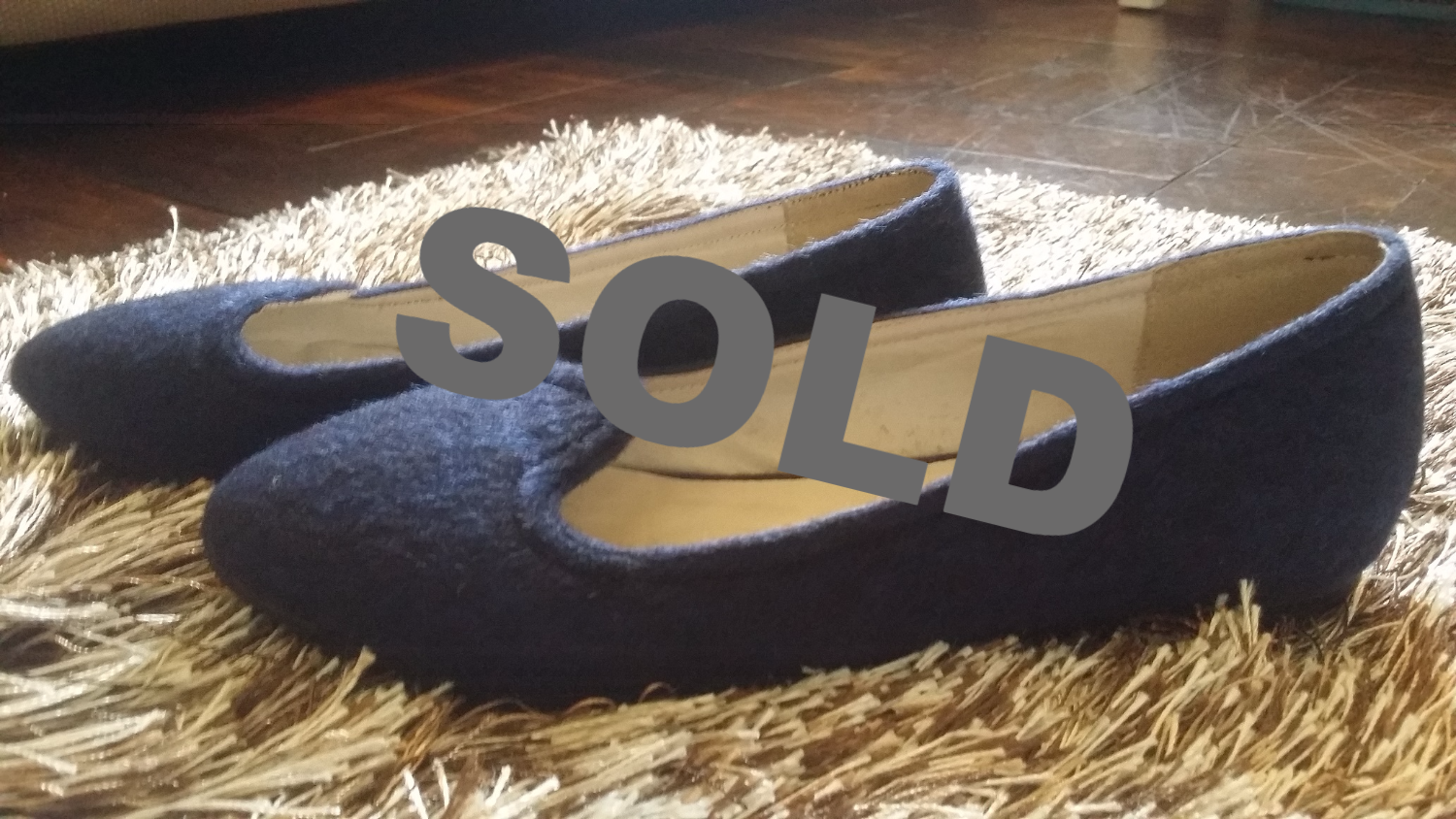 Pre-Loved Blue Flats