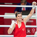 Busenaz Sürmeneli.png