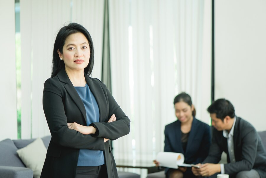 meeting-modern_edited.jpg