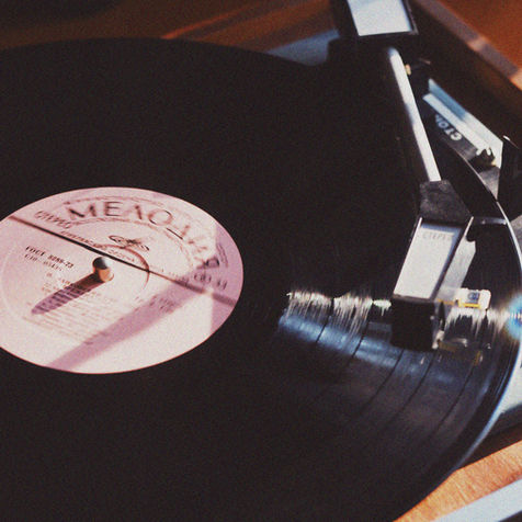 Sur le plateau tournant