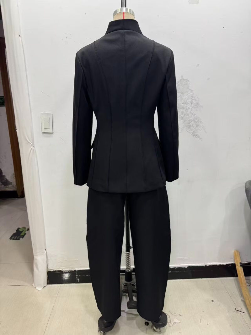 Thumbnail: ETJ 2025 women's new fashion design three-dimensional cut high collar slim suit 