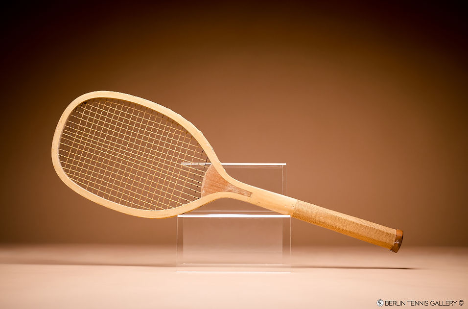 Ekert Club 1895 Tennis Racquet - Landscape Position