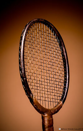 Racquet_Majesty_1583_Face_Profile_Left_Position.jpg
