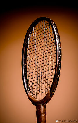 Racquet_Majesty_1583_Face_Profile_Right_Position.jpg