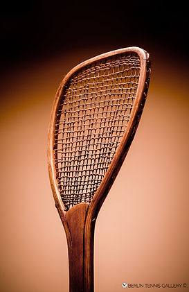 Demi-Paume Racquet from 1767 from Monsieur de Garsault - 3D Face Position
