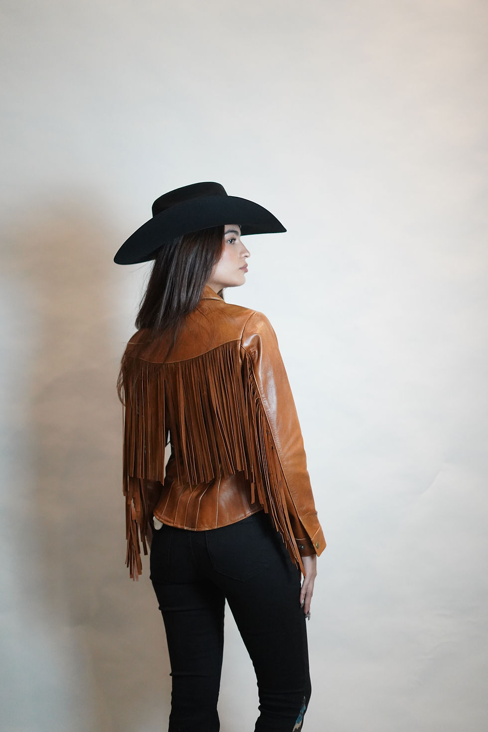 Miniatura: Chamarra de piel con flecos