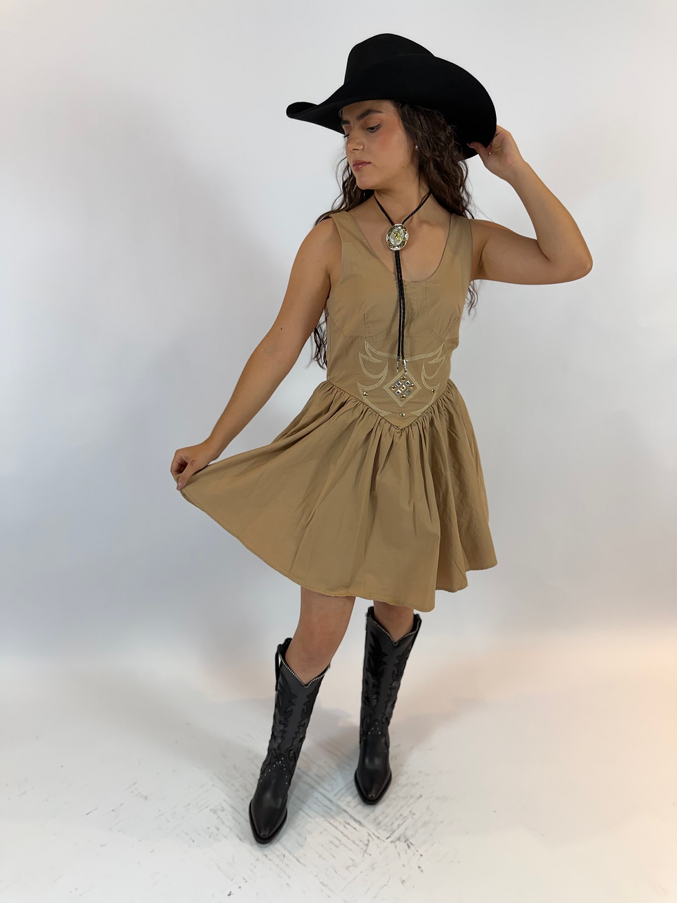 Miniatura: Vestido Bordado Negro y Camel