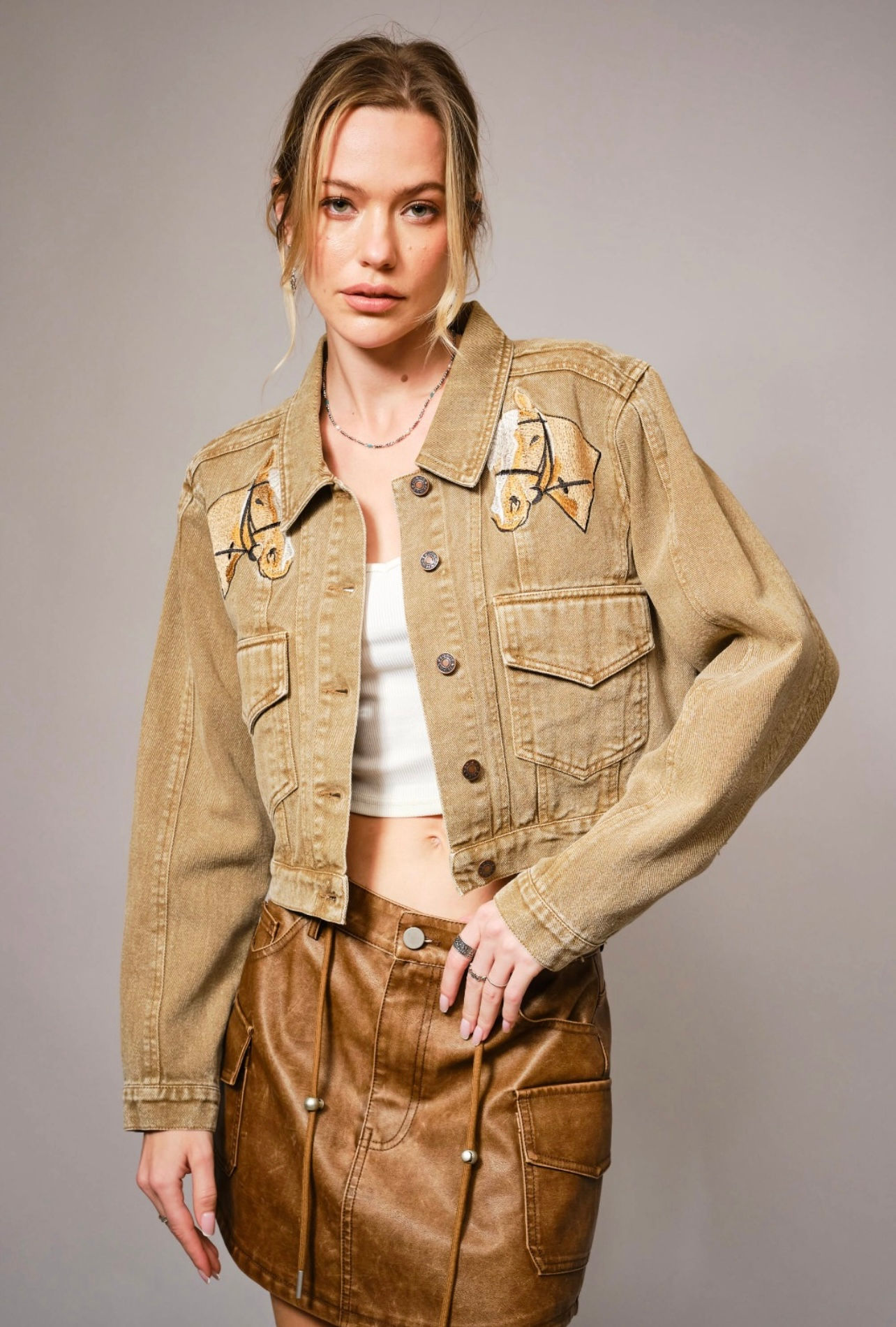 Chamarra mezclilla con caballos