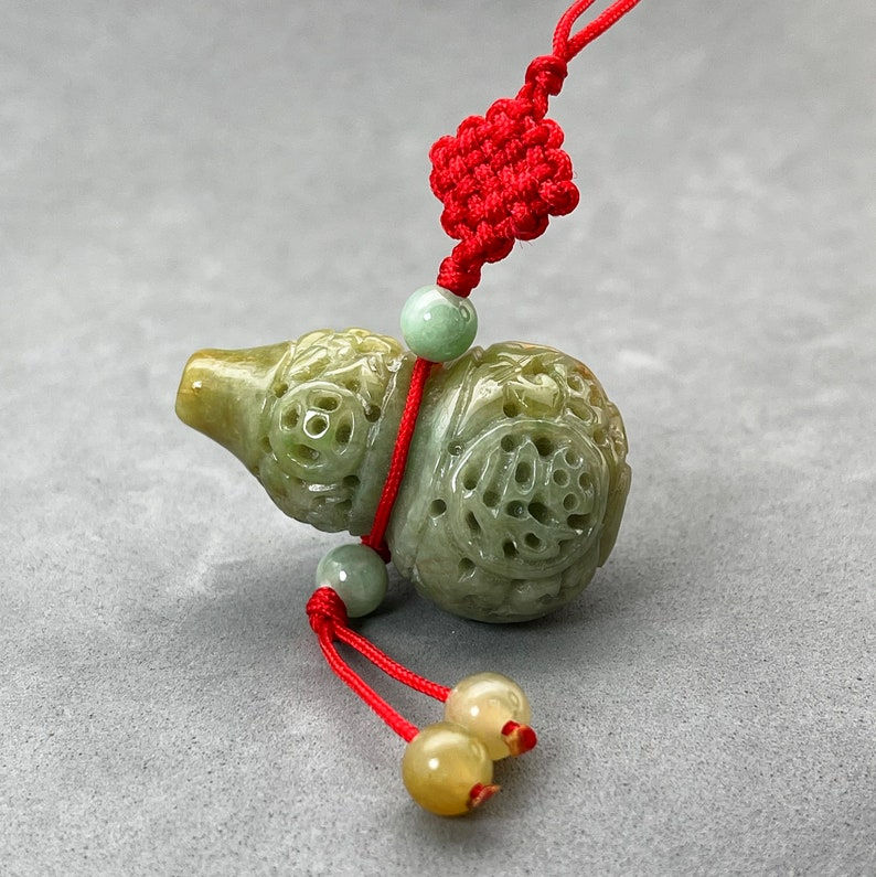 Vintage Hand carved Jadeite pendant of a gourd, good health, honey golden