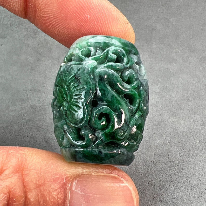 Jade carving: One(1) hand carved natural color jade tube bead, carved with