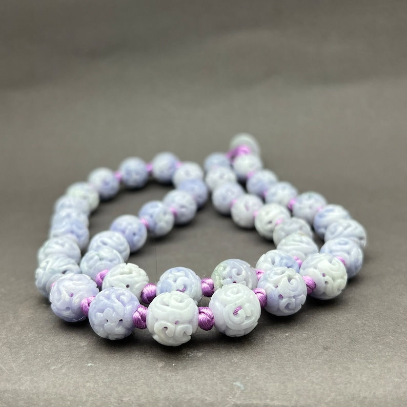 A strand of 40 Hand carved lavender Jadeite flower bead necklace, 12mm Fei