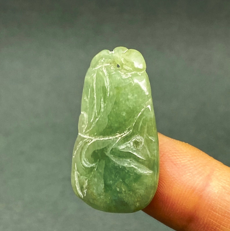 Vintage Hand carved Jadeite pendant of a gourd, good fortune, lucky