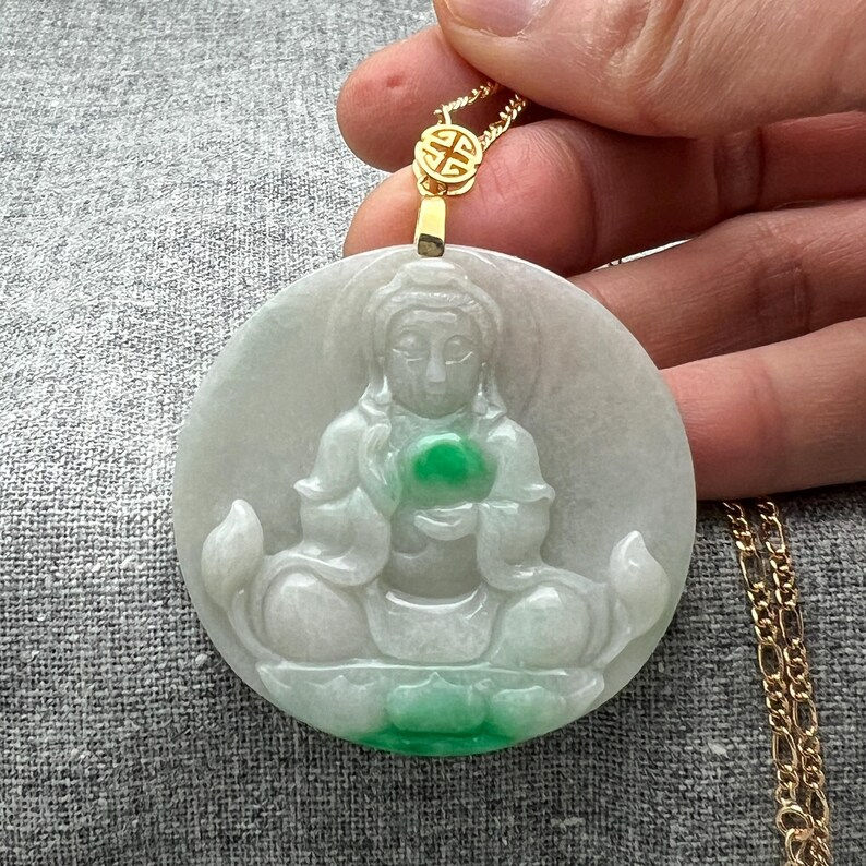 Jade necklace : One Hand carved translucent jadeite Kwan yin, goddess of