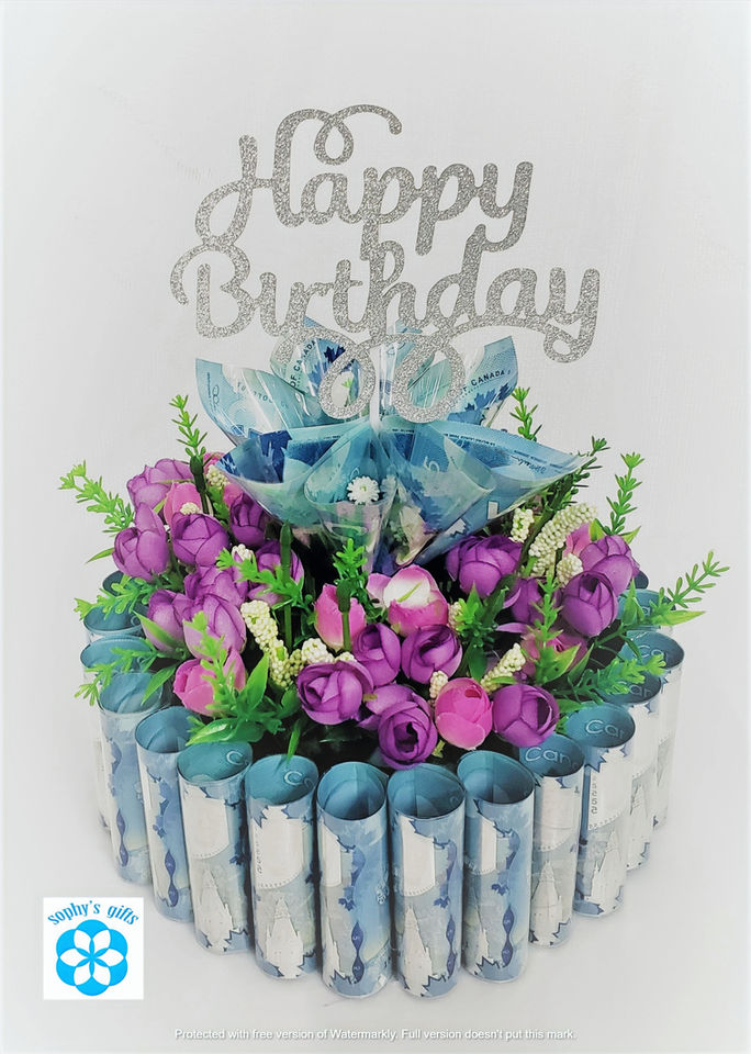 Bouquet d'argent anniversaire avec billets bleus, fleurs decoratives roses et message Happy Birthday, idee cadeau originale.
