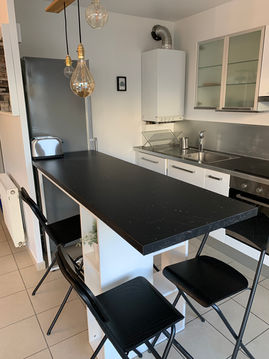 Cuisine Frigo table bar 1.jpeg