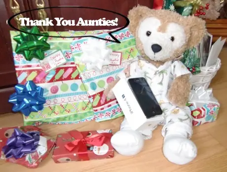 Duffy the Disney Bear got iPhone 4s for Christmas