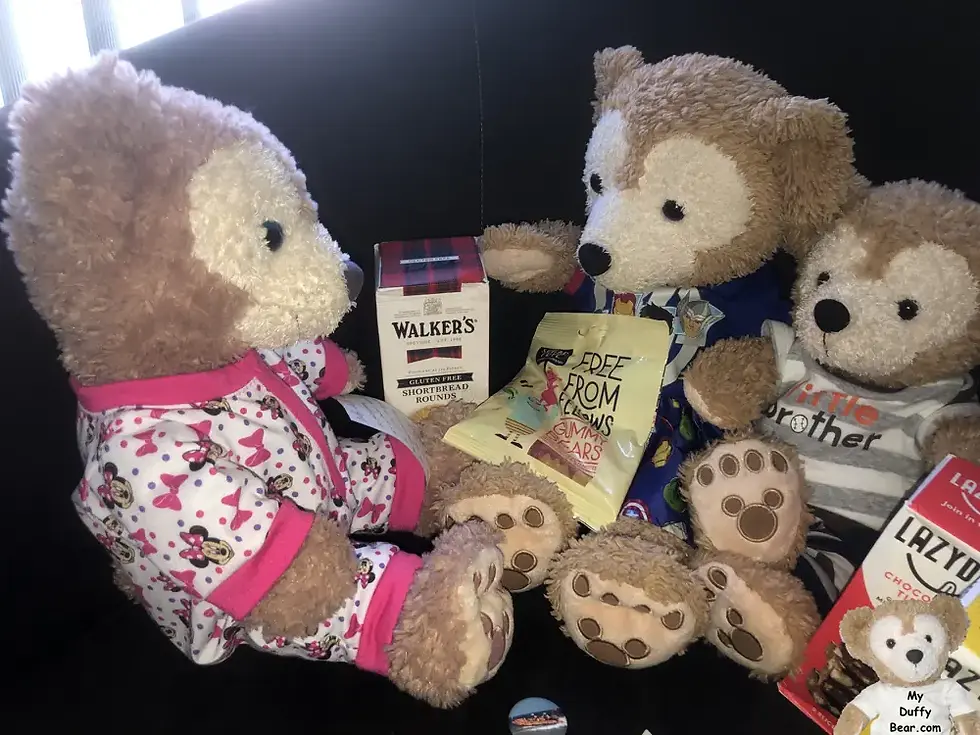 ShellieMay shows Duffy and Little Joe a note that was in the package from Ted