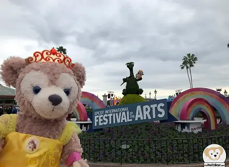 ShellieMay the Disney Bear visits EPCOT's Festival of the Arts