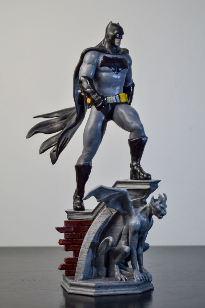 Miniatura: Batman sobre Gárgola