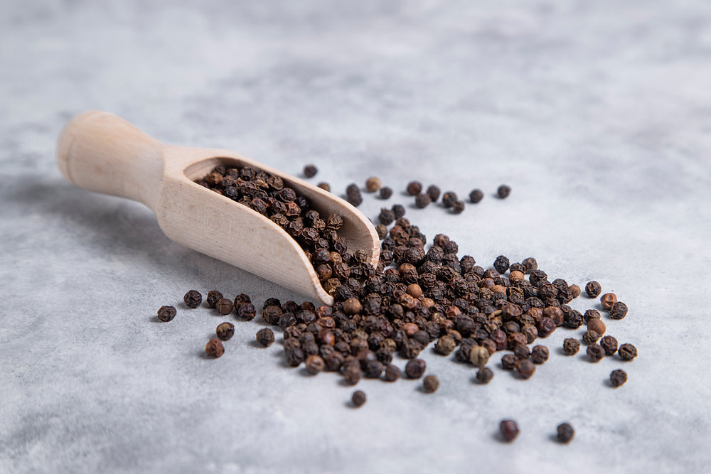 Peperin Piperine and Key Volatile Constituents: The Molecular Basis of Black ...
