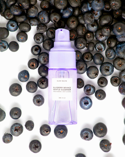 Product photo of Glow Recipe blueberry cleansing face wash.