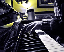 piano+fingers+for+website.JPG