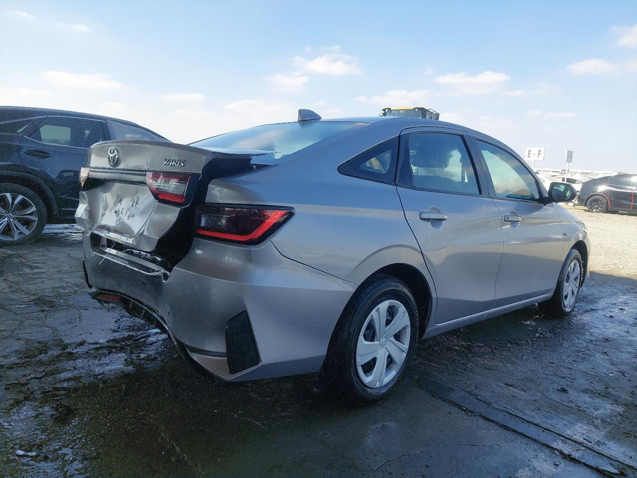 MR2BF9C37P0005961 TOYOTA YARIS 2023 SILVER VIN: