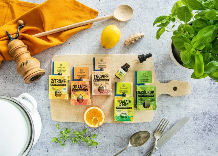 Trockenprodukte, Kochen und Backen: „Ätherische Gewürzöle“ zum Kochen und Backen (Sonnentor) © PR Material
