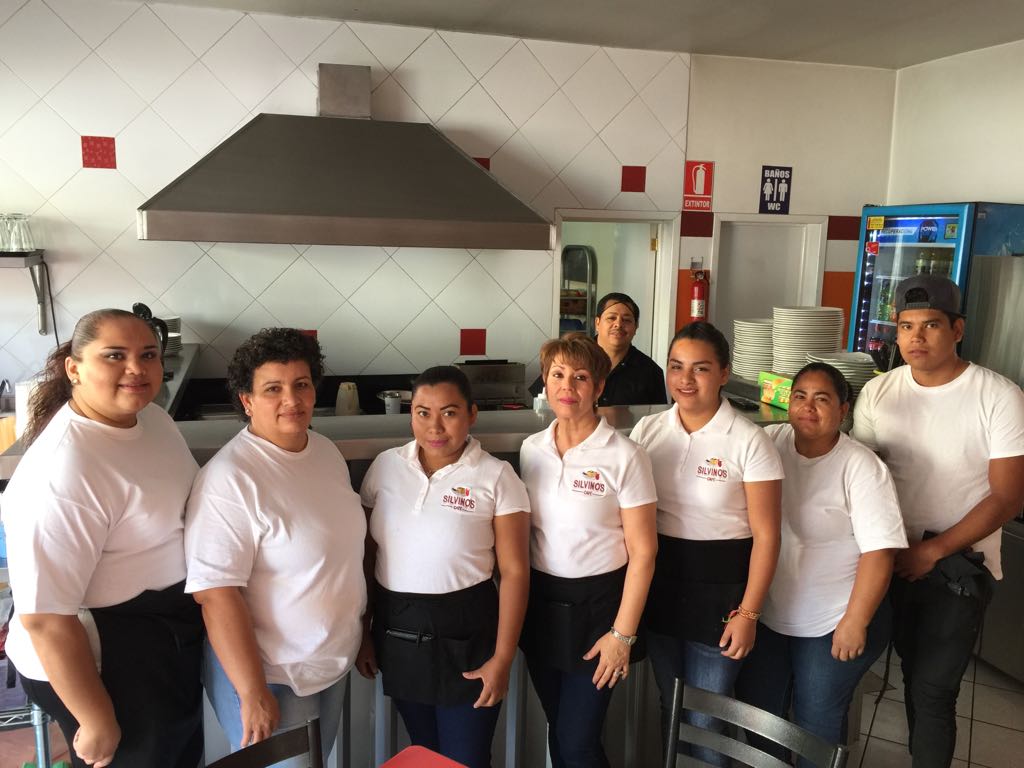 Equipo de cocina de Silvino's Cafe