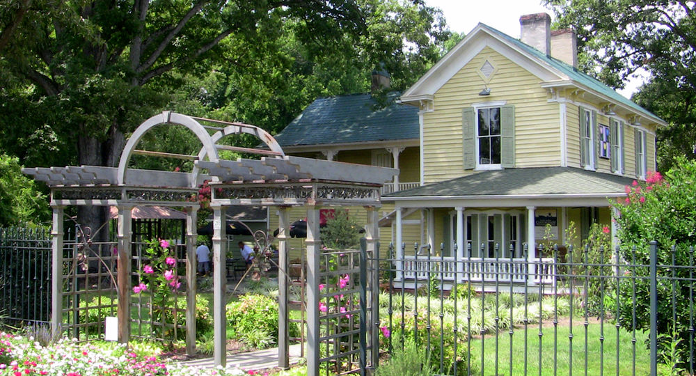 Flint Hill Vineyards A Case of Years