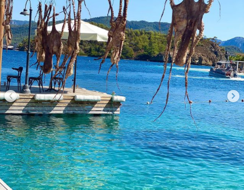 Manos Fish Restaurant D-Maris Bay