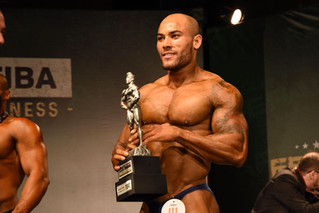 Diones Espírito Santo, instrutor da Forum, é destaque na 7ª Copa Curitiba de Fisiculturismo e Fitnes