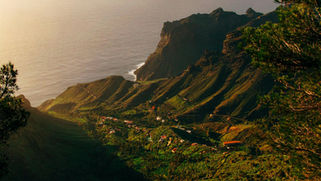 A curated selection of Hawaii’s most exceptional luxury hotels across multiple islands