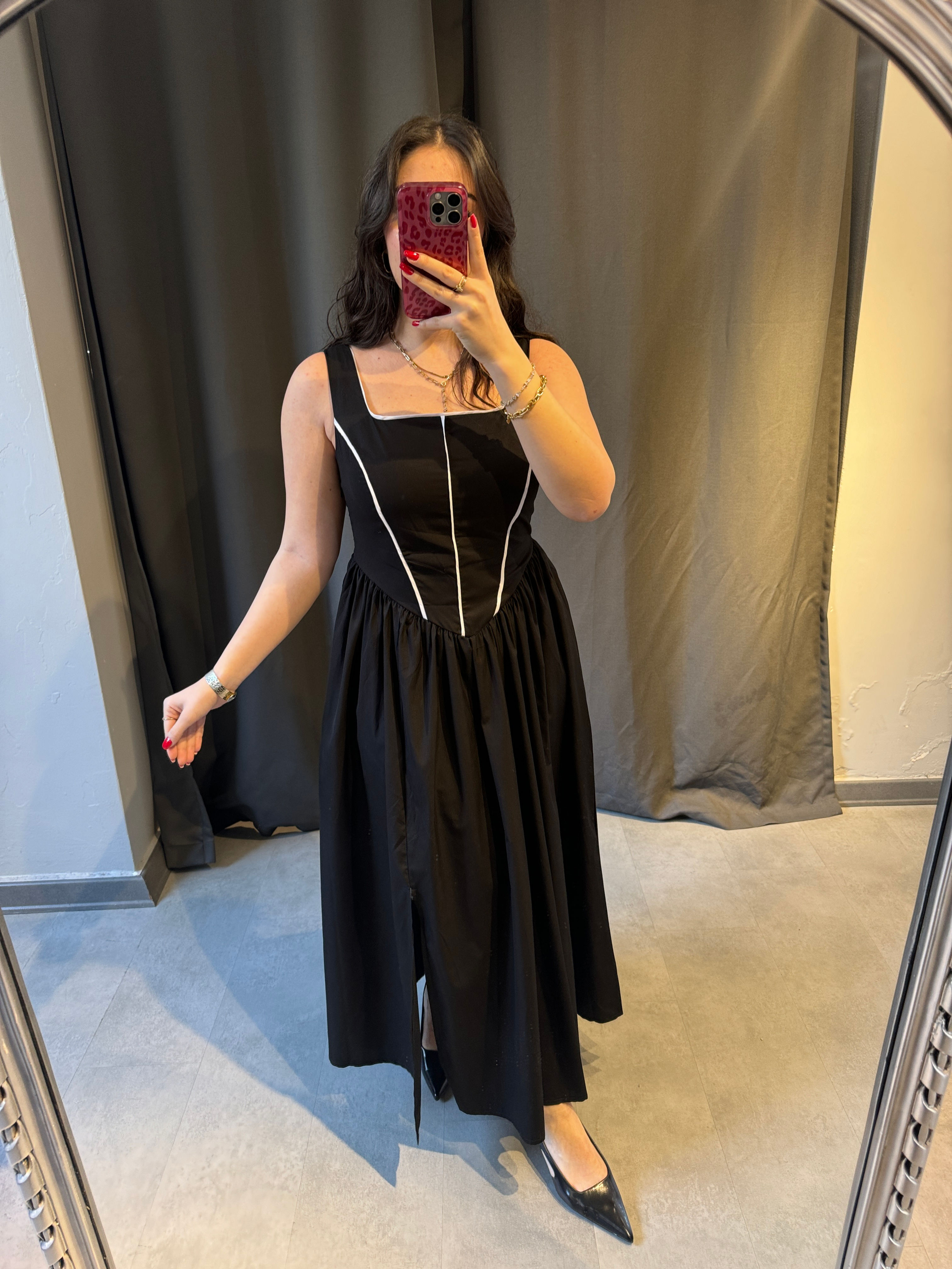 Kare Yaka Beyaz Şerit Detaylı Elbise 