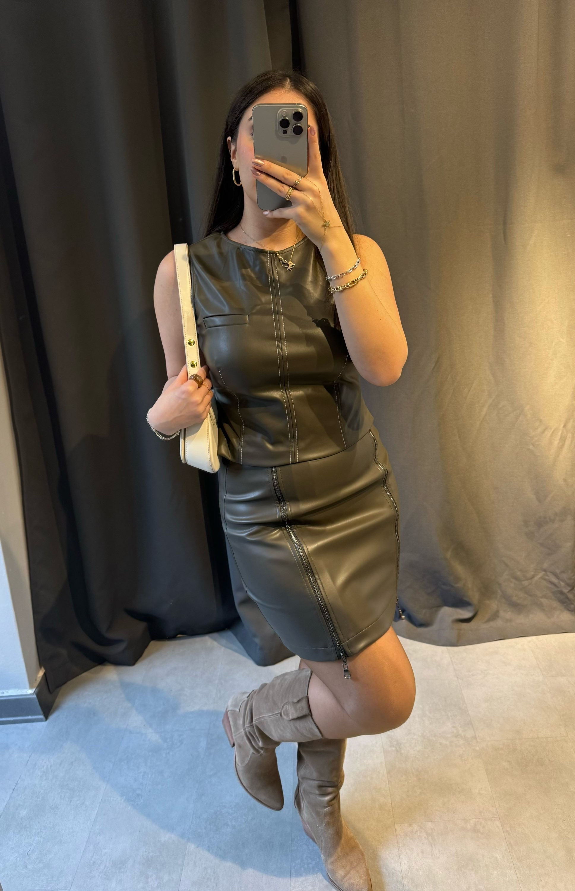 Haki Dikiş Detaylı Balensiz Deri Korse & Çift Fermuar Detaylı Etek Takım