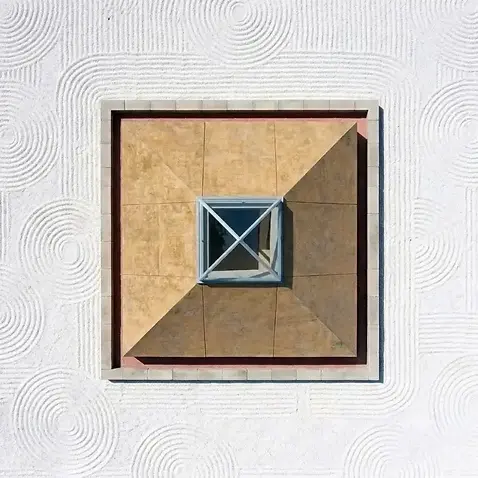 Pirâmide vista de cima.webp