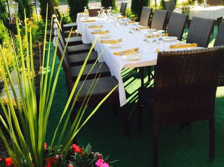 outdoor dining.jpeg