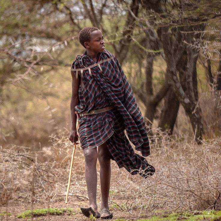 Ein Maasai-Krieger in Ngorongoro.